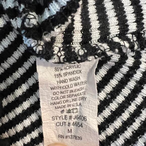 NWOT Women's Windsor Cropped Stripped Top - Picture 11 of 11